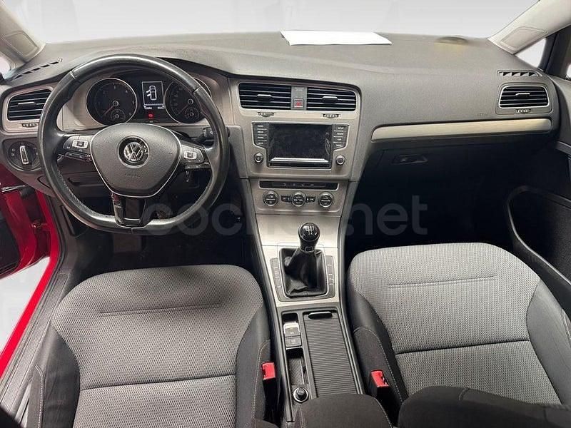 Usado VW Golf VII Advance 105 CV (77 kW) 2015 Rojo Berlina