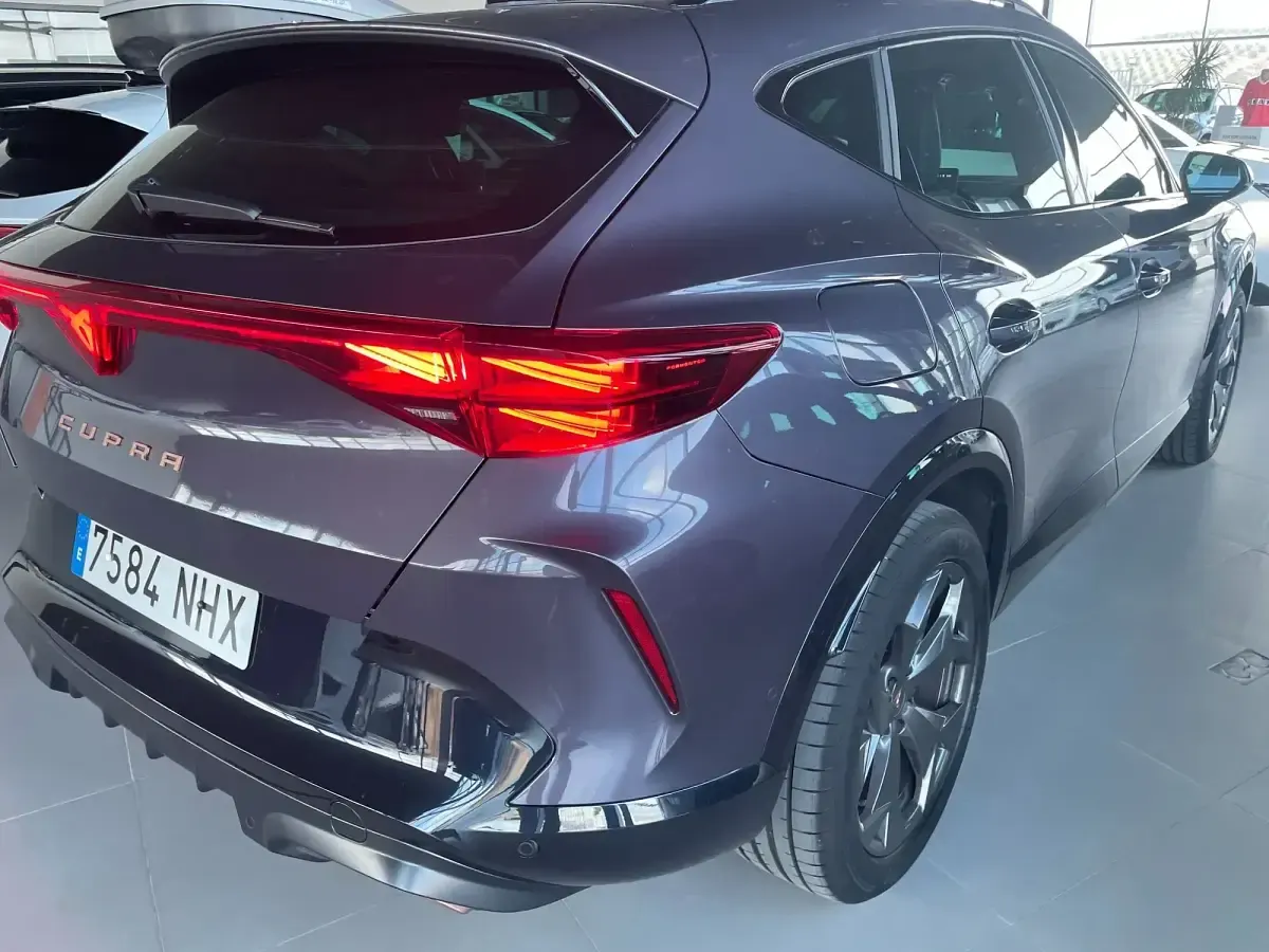 Usado Cupra Formentor VZ 272 CV (200 kW) 2025 Marrón SUV