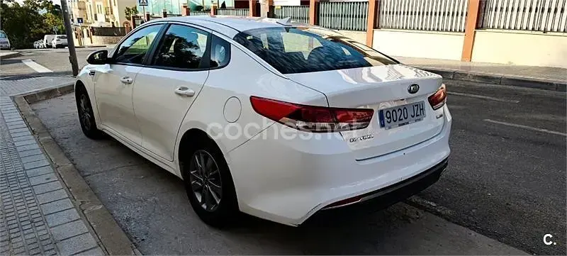 Usado Kia Optima 141 CV (103 kW) 2017 Blanco Berlina