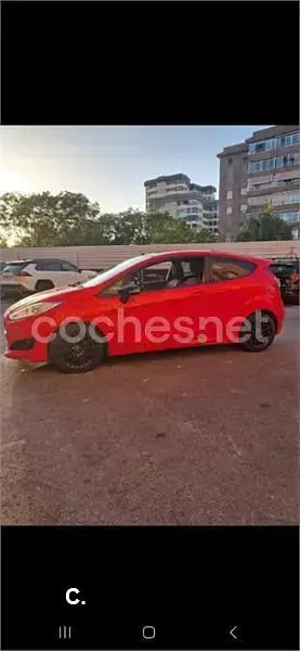 Usado Ford Fiesta 140 CV (102 kW) 2017 Rojo Utilitario