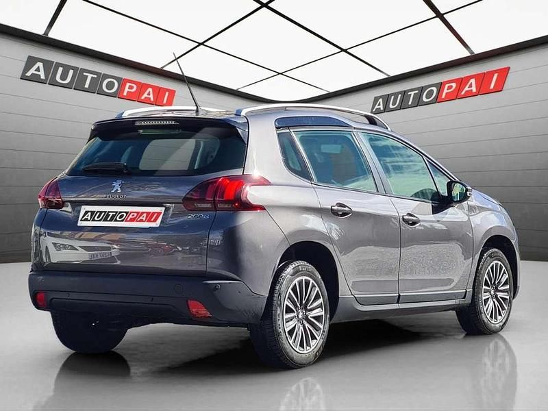 Usado Peugeot 2008 Active 110 CV (80 kW) 2017 Gris SUV