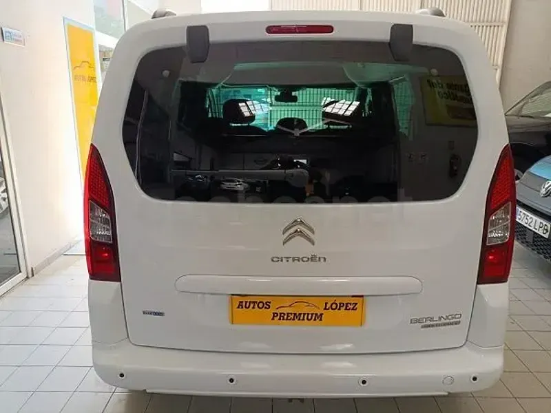 Usado Citroën Berlingo Feel 120 CV (88 kW) 2016 Blanco Monovolumen