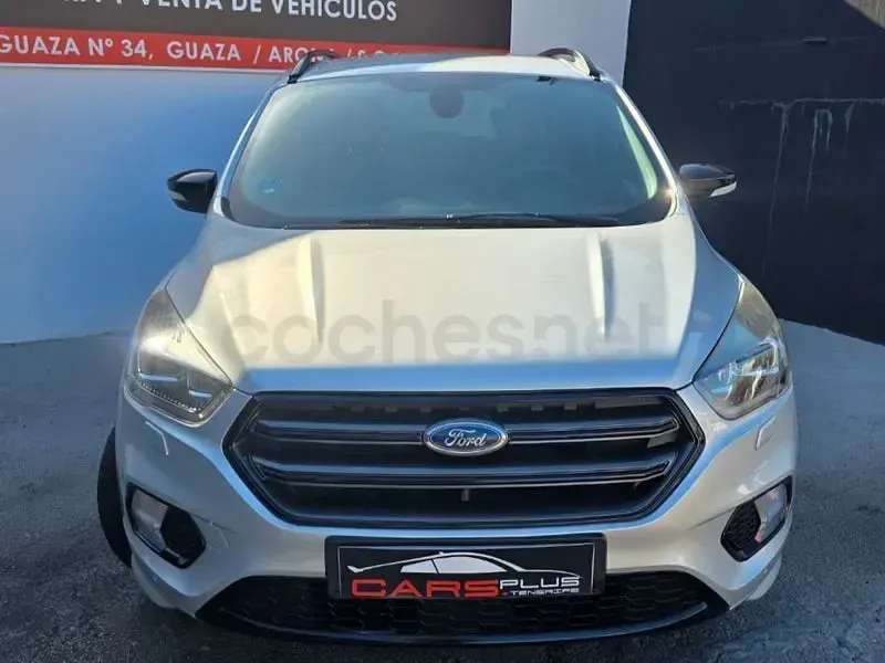 Usado Ford Kuga ST-Line 150 CV (110 kW) 2019 Gris / plata SUV