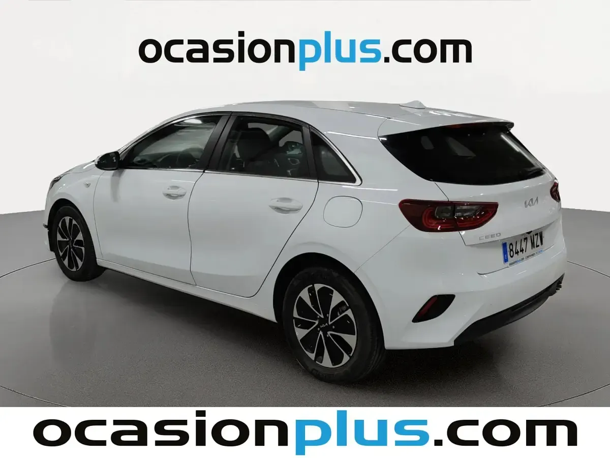 Usado Kia Ceed 101 CV (74 kW) 2025 Blanco Utilitario