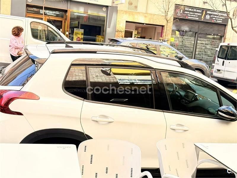 Usado Peugeot 2008 GT-line 110 CV (80 kW) 2018 Blanco SUV