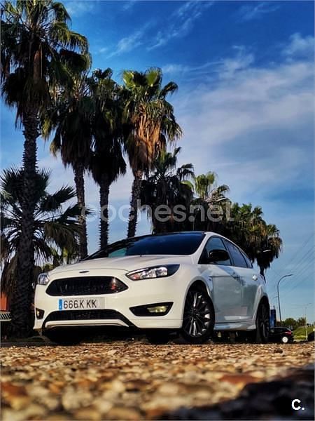 Blanco Usado 2017 Ford Focus ST-Line Berlina | 10.000 € (Precio justo) - Imagen 1/4