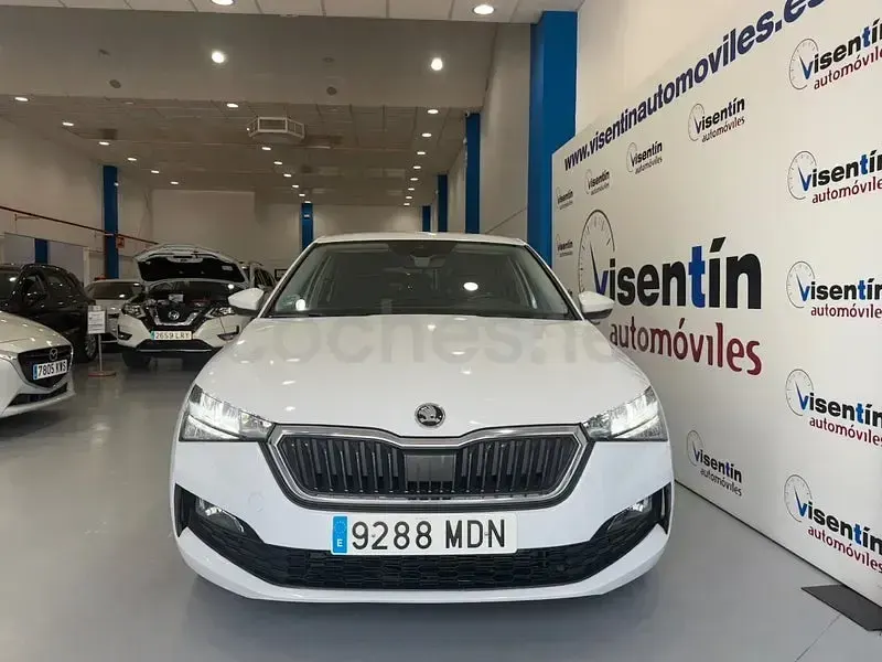 Usado Skoda Scala Ambition 110 CV (80 kW) 2023 Blanco Utilitario