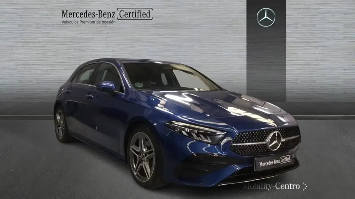 Usado Mercedes A180 116 CV (85 kW) 2024 Azul espectra Berlina
