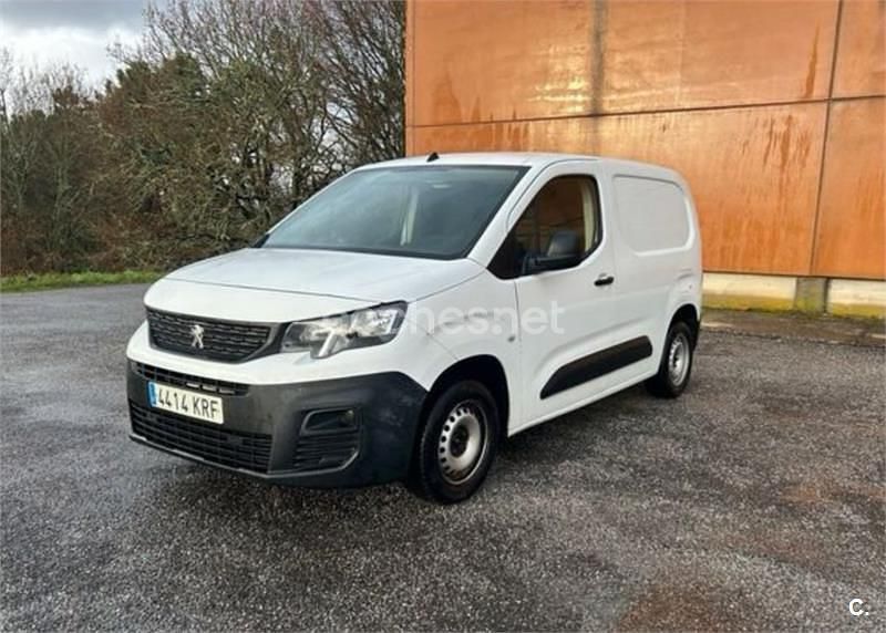 Usado Peugeot Partner Tepee Access 100 CV (73 kW) 2016 Blanco Monovolumen
