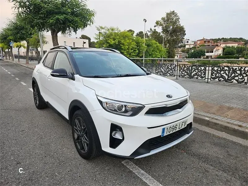 Usado Kia Stonic 100 CV (73 kW) 2020 Blanco SUV