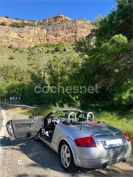 Usado Audi TT Roadster 225 CV (165 kW) 2000 Gris / plata Descapotable