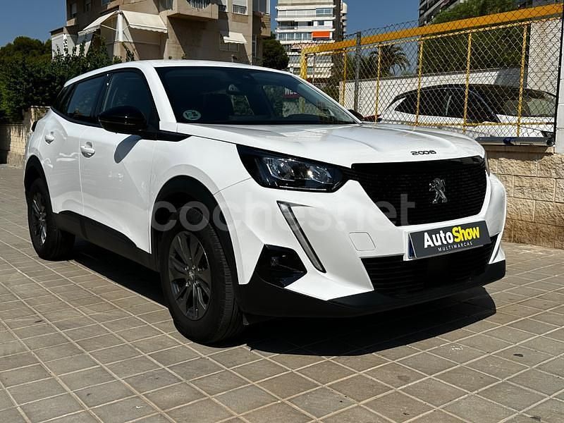 Usado Peugeot 2008 Active 130 CV (95 kW) 2022 Blanco SUV