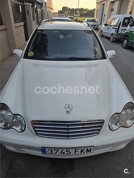 Usado Mercedes C200 Classic 122 CV (89 kW) 2007 Blanco Familiar