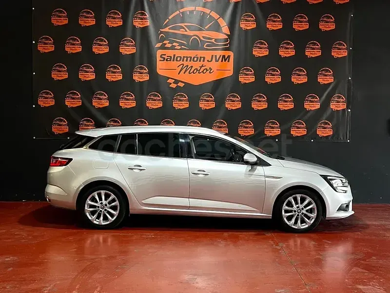 Usado Renault Mégane GrandTour Bose Edition 140 CV (102 kW) 2019 Gris / plata Familiar