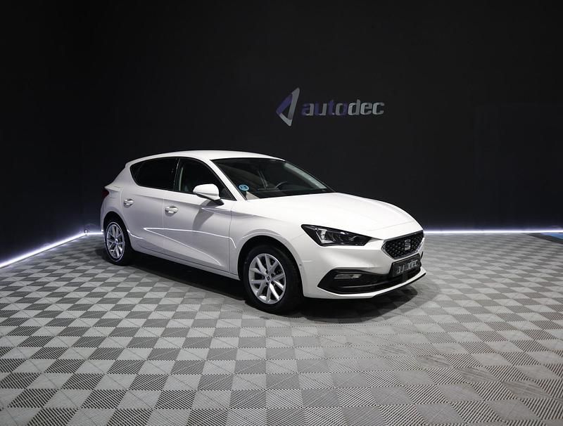 Usado Seat Leon Style 130 CV (95 kW) 2022 Blanco