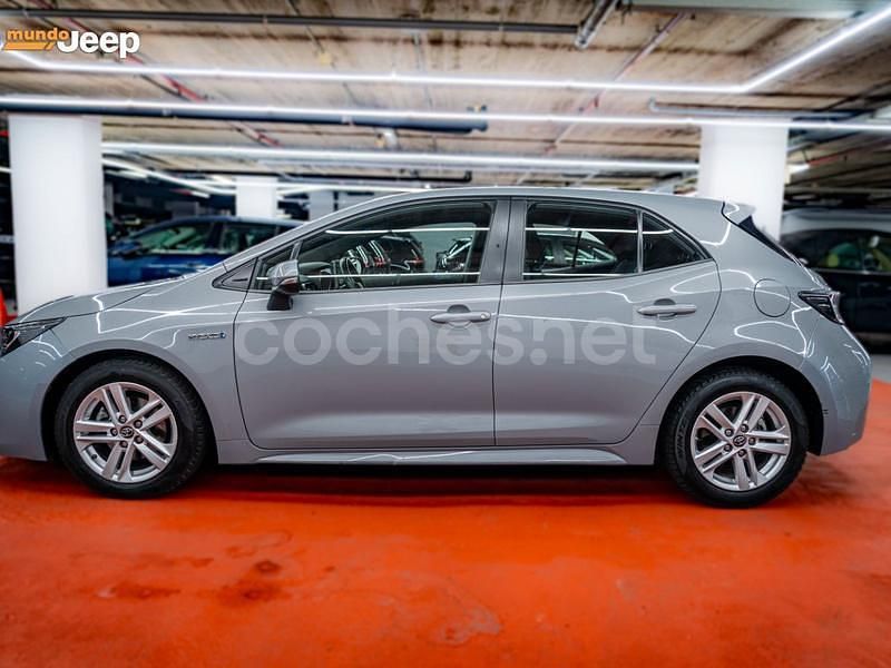 Usado Toyota Corolla Business Edition 122 CV (89 kW) 2021 Gris / plata Berlina