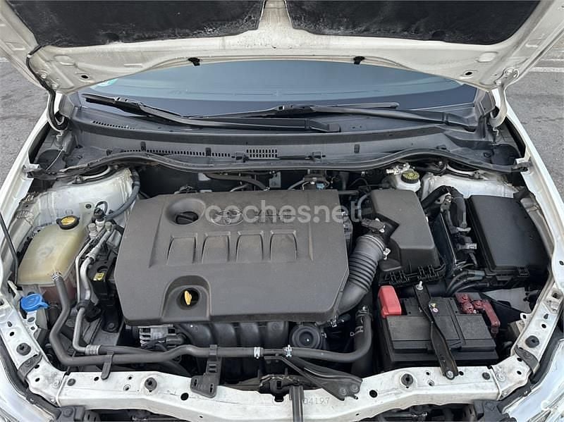 Blanco Usado 2014 Toyota Auris Active Berlina | 9699 € (Precio justo) - Imagen 1/4