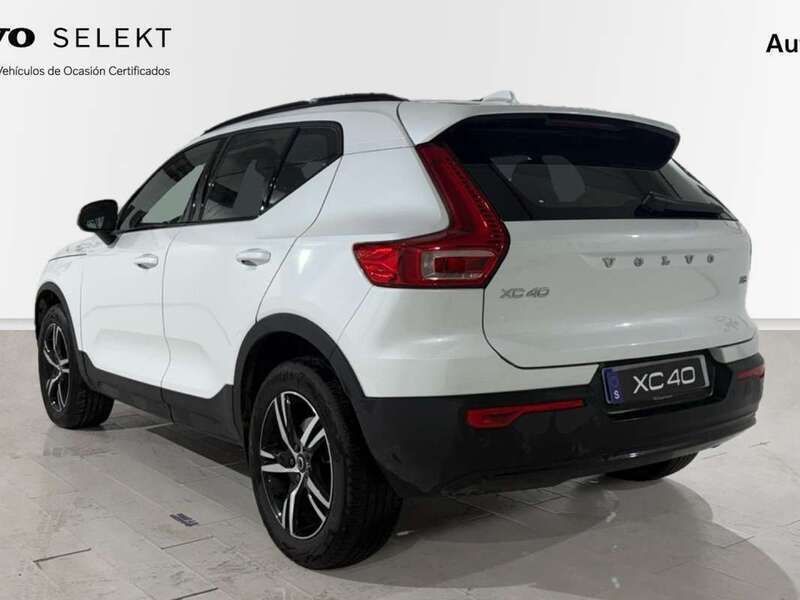 Usado Volvo XC40 Plus 163 CV (119 kW) 2024 Blanco SUV