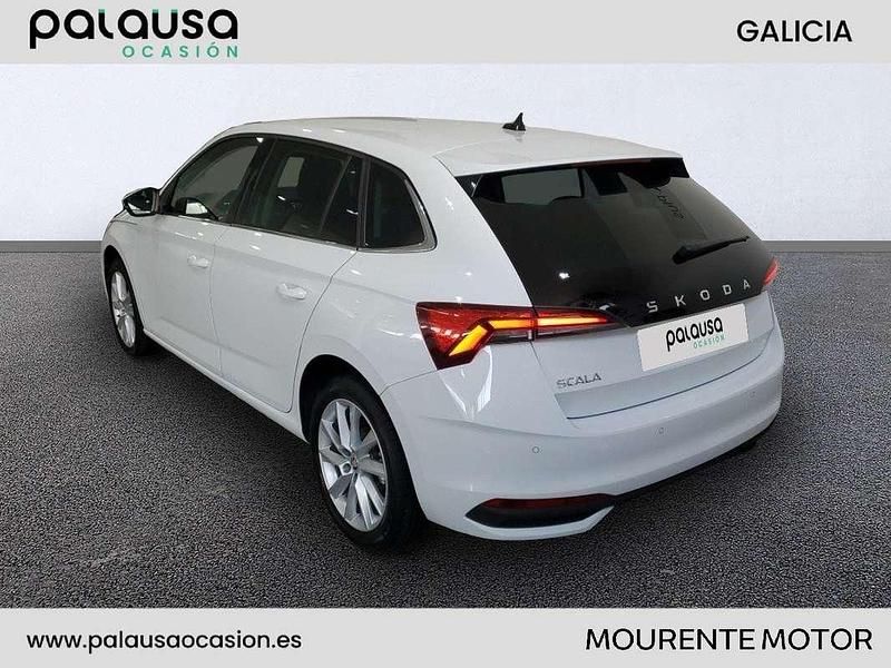 Usado Skoda Scala Selection 116 CV (85 kW) 2024 Blanco Utilitario
