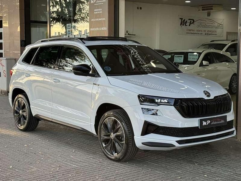 Usado Skoda Karoq SportLine 150 CV (110 kW) 2022 Blanco SUV
