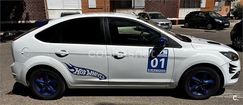 Blanco Usado 2010 Ford Focus Trend Berlina | 3000 € (Precio justo) - Imagen 1/2