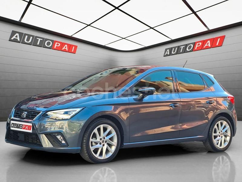 Gris / plata Usado 2023 Seat Ibiza FR Berlina | 19.990 € (Precio justo) - Imagen 1/4