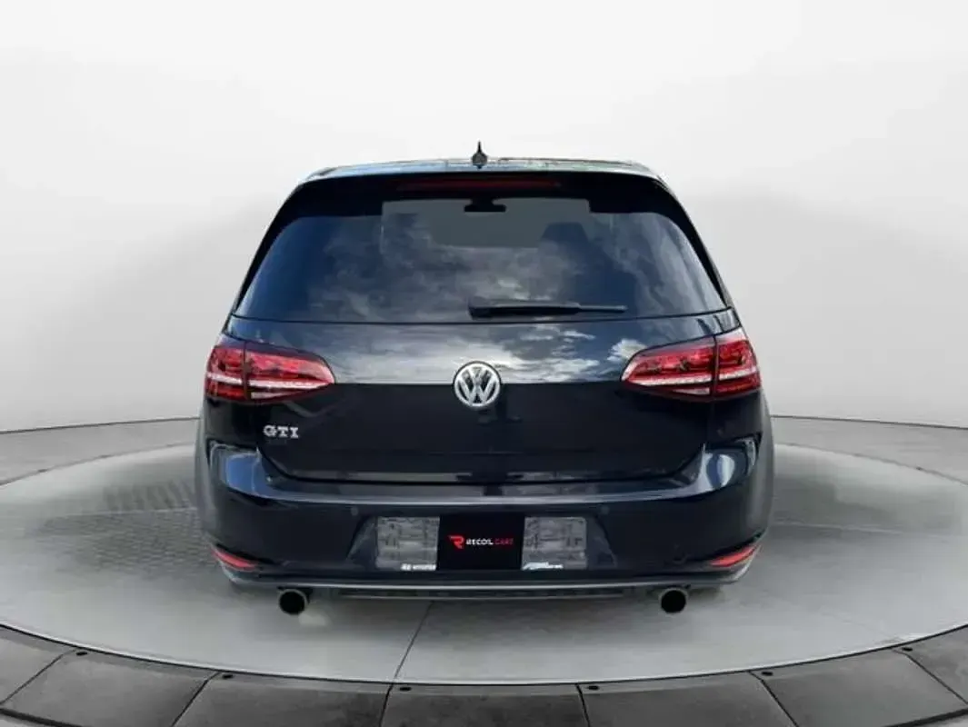 Usado VW Golf VII GTI 220 CV (161 kW) 2017 Negro Utilitario