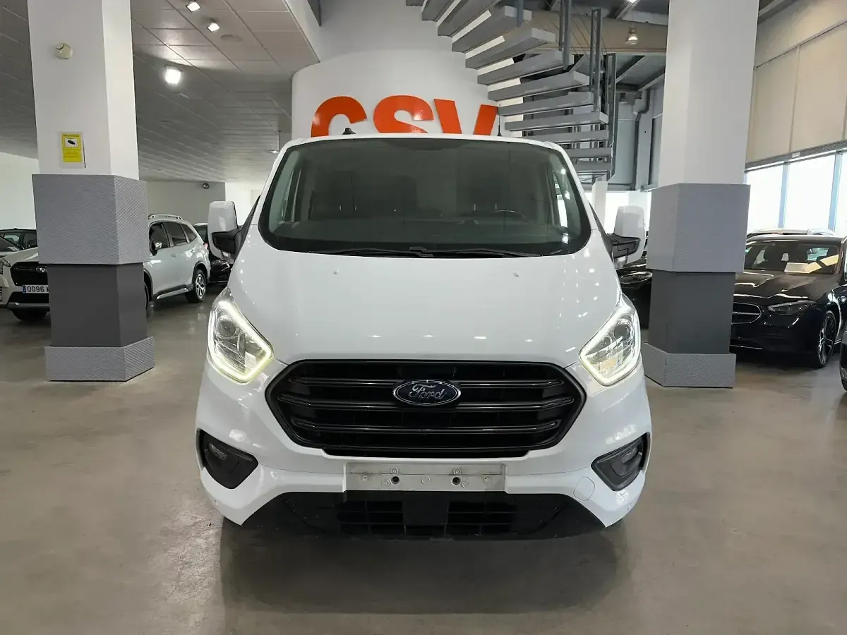 Usado Ford Transit Custom Trend 130 CV (95 kW) 2022 Blanco Berlina