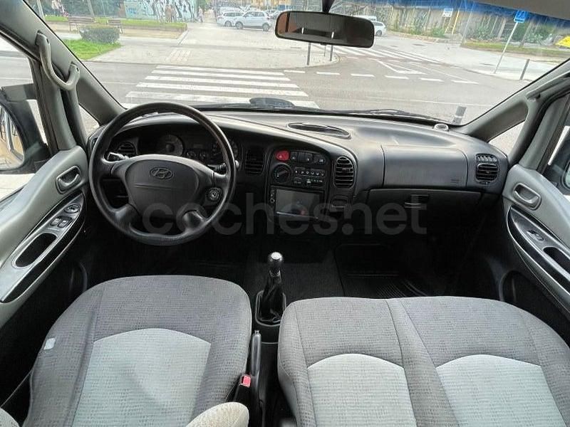 Usado Hyundai H-1 140 CV (102 kW) 2008 Gris / plata Monovolumen