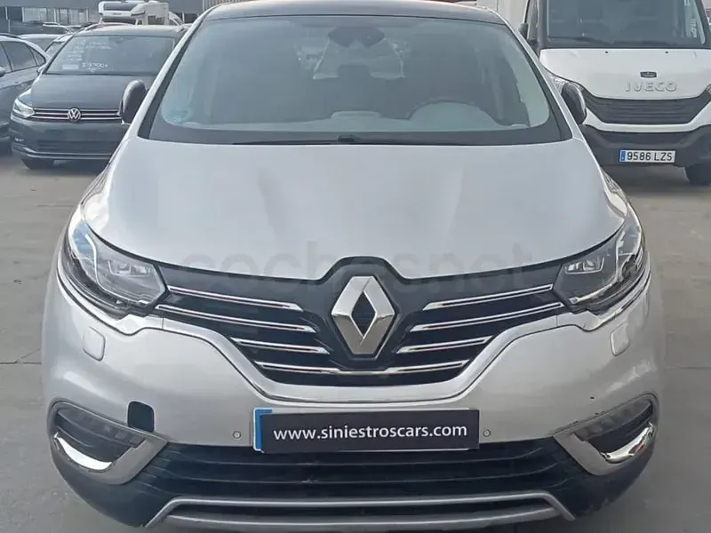 Usado Renault Espace Zen 160 CV (117 kW) 2015 Gris / plata Monovolumen
