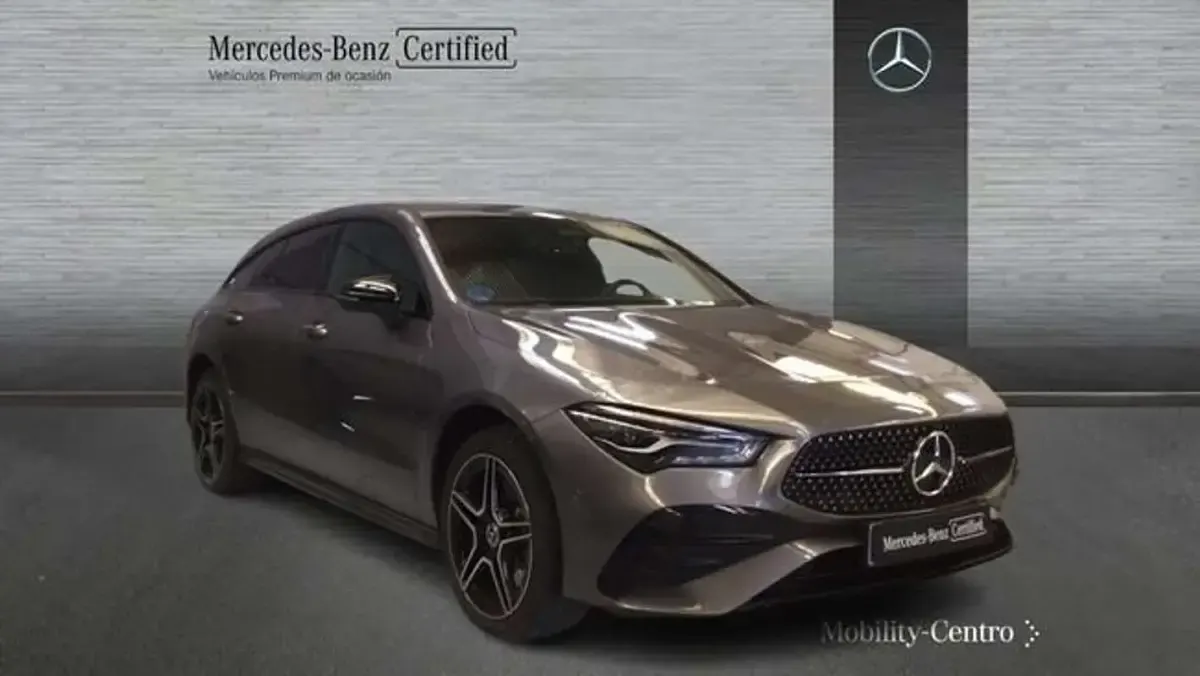 Usado Mercedes CLA250e 218 CV (160 kW) 2025 Gris Coupe