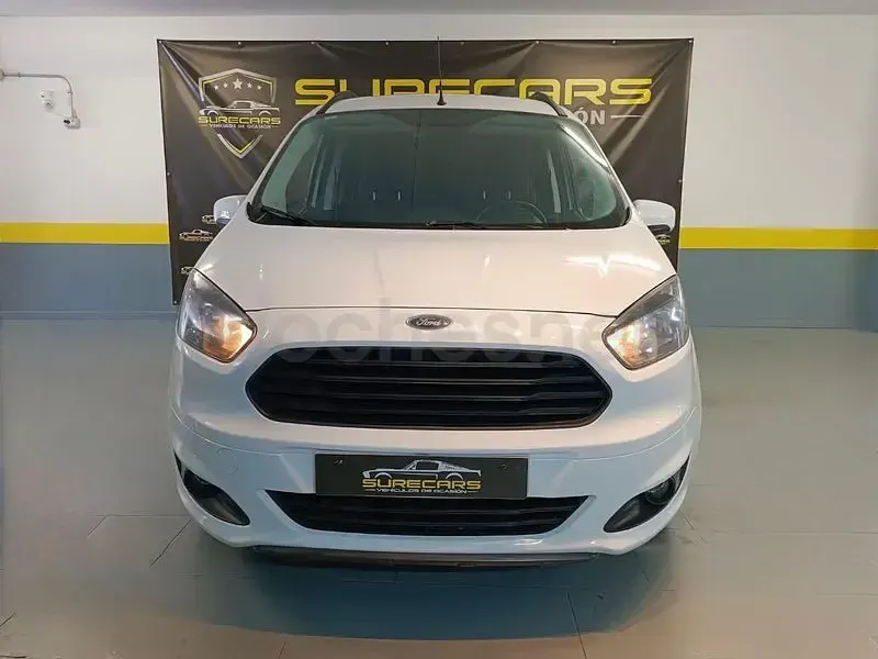 Usado Ford Tourneo Courier Sport 100 CV (73 kW) 2018 Blanco Monovolumen