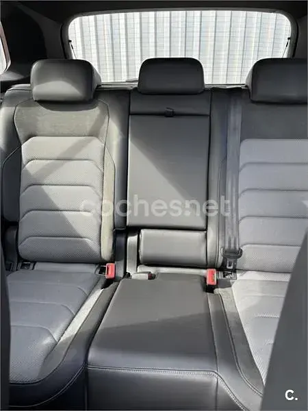 Usado VW Tiguan R-line 150 CV (110 kW) 2020 Gris / plata SUV