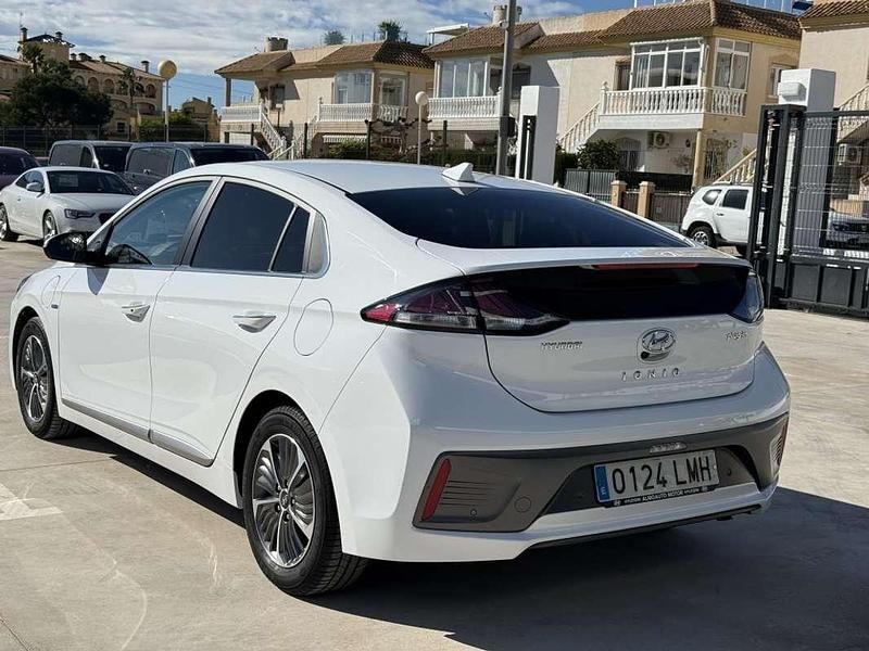 Usado Hyundai Ioniq 141 CV (103 kW) 2021 Blanco Utilitario