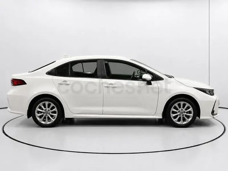 Usado Toyota Corolla Style 140 CV (102 kW) 2023 Blanco Berlina