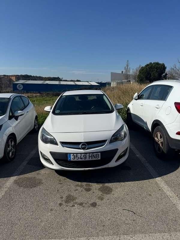 Usado Opel Astra Sportive 110 CV (80 kW) 2012 Blanco Utilitario