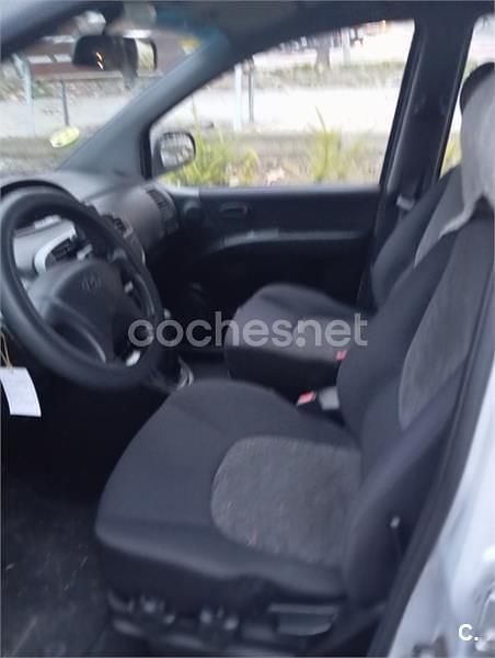Usado Hyundai Matrix GLS 103 CV (75 kW) 2002 Gris / plata Monovolumen