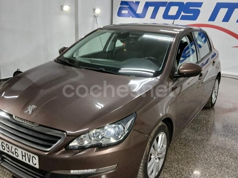 Usado Peugeot 308 Active 125 CV (91 kW) 2013 Marrón Berlina