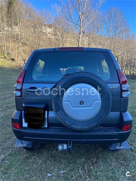 Usado Toyota Land Cruiser 166 CV (122 kW) 2007 Gris / plata SUV