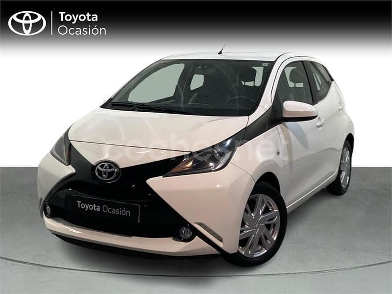Blanco Usado 2017 Toyota Aygo X-play Utilitario | 9900 € (Precio justo) - Imagen 1/4