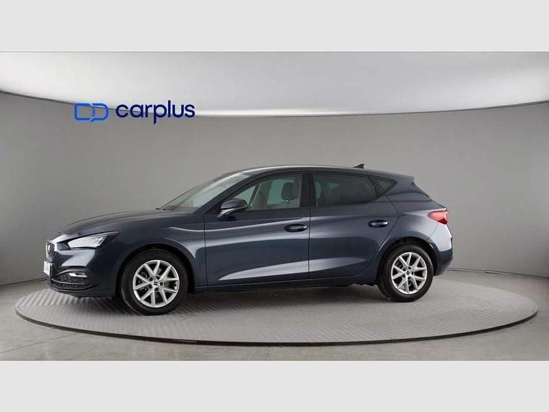 Usado Seat Leon Style 116 CV (85 kW) 2021 Gris Utilitario