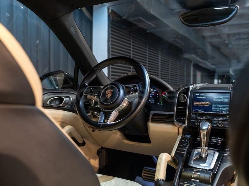 Usado Porsche Cayenne S E-Hybrid 416 CV (305 kW) 2016 Negro SUV
