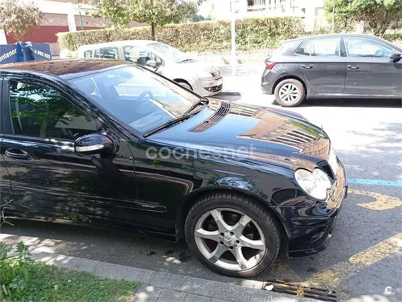 Usado Mercedes C220 Sport Edition 150 CV (110 kW) 2005 Negro Berlina