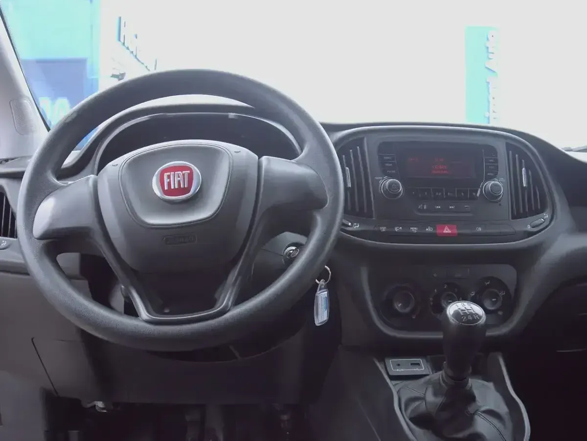 Usado Fiat Doblò 95 CV (69 kW) 2019 Blanco Monovolumen