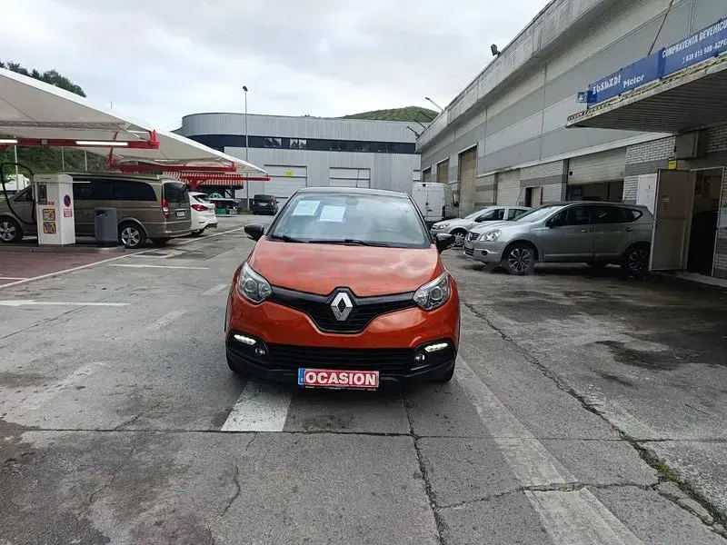 Usado Renault Captur Intens 90 CV (66 kW) 2016 Marrón SUV