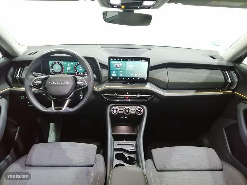 Usado Skoda Kodiaq Selection 150 CV (110 kW) 2025 Gris / plateado SUV