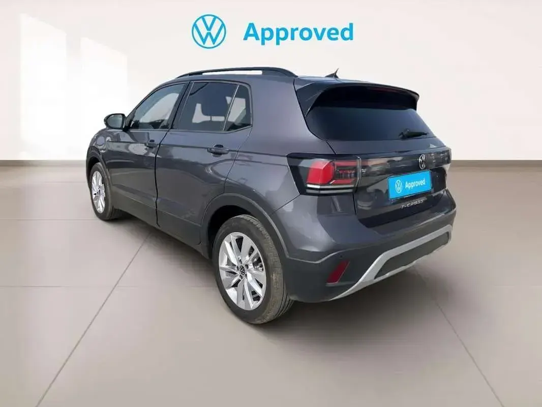 Usado VW T-Cross R-line 116 CV (85 kW) 2025 Gris SUV