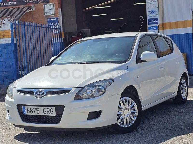 Usado Hyundai i30 Classic 109 CV (80 kW) 2009 Blanco Berlina
