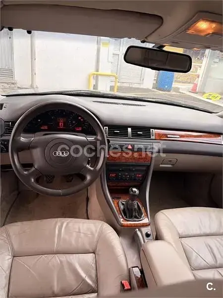 Usado Audi A6 165 CV (121 kW) 2001 Azul Berlina