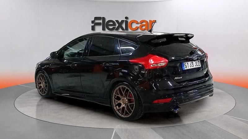 Käytetty Ford Focus ST-Line 125 HP (91 kW) 2016 Musta Sedan